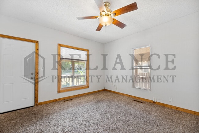 Building Photo - 421 N Meridian Ave