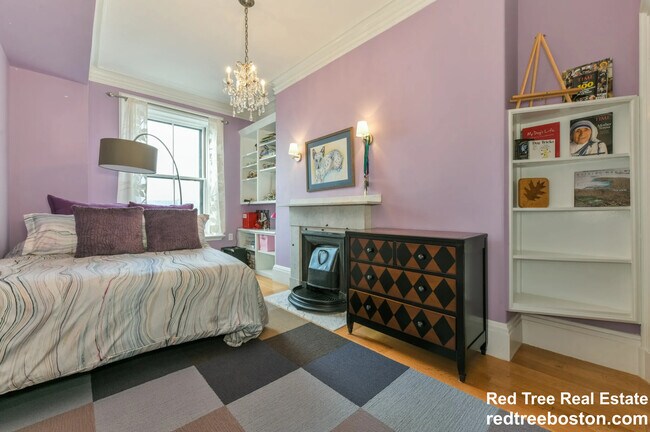 Building Photo - 214 Beacon St