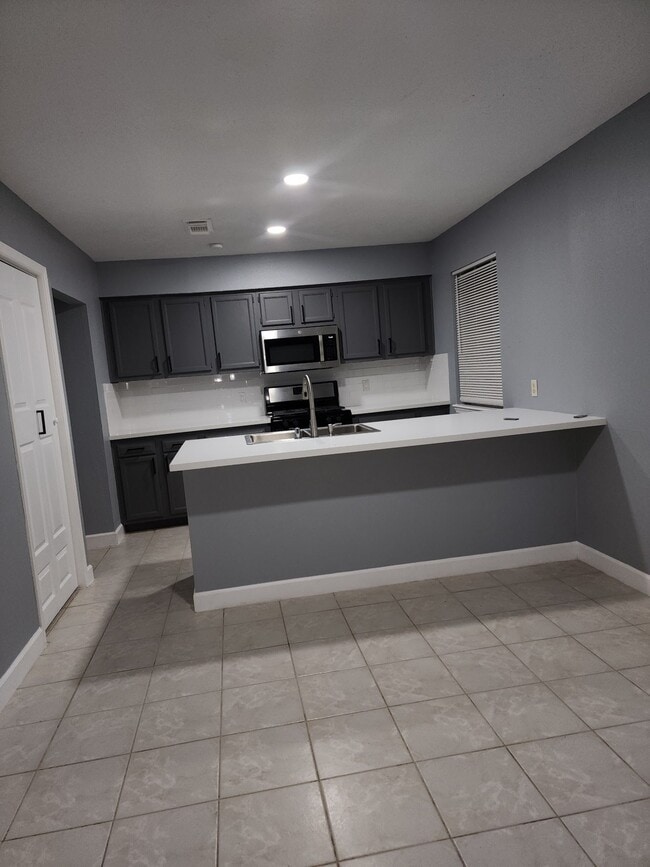 Building Photo - 517 S Downing St