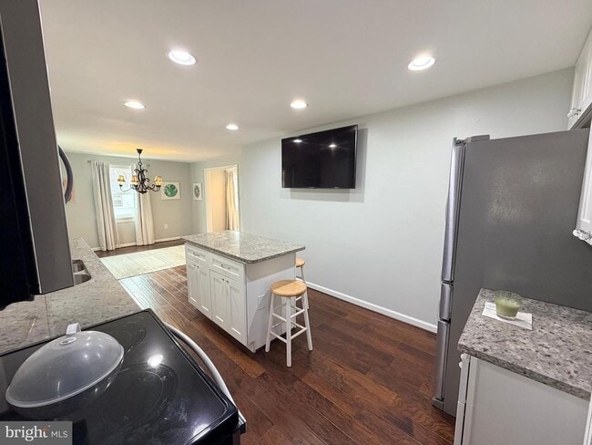 Building Photo - 8710 Pamper Ln