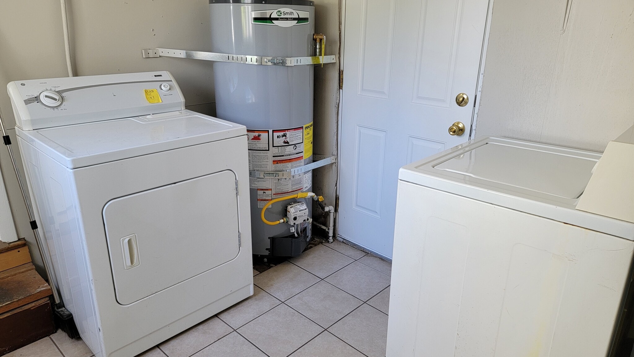 Onsite laundry is FREE. - 12105 12th Ave S