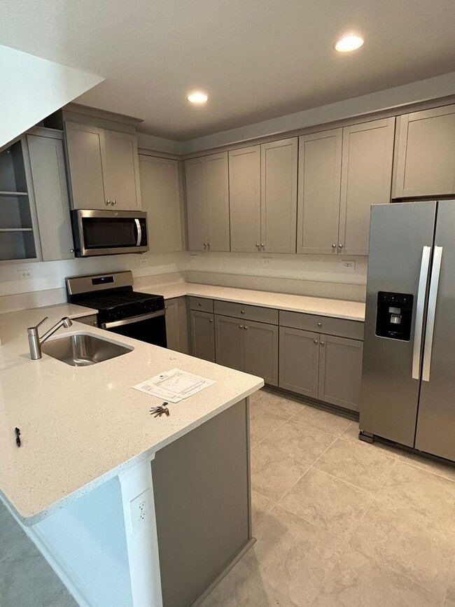 Building Photo - 631 Cherry Elm Dr