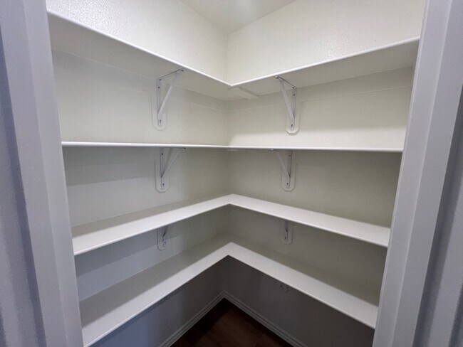 Building Photo - 7216 E County Rd 99 1/2