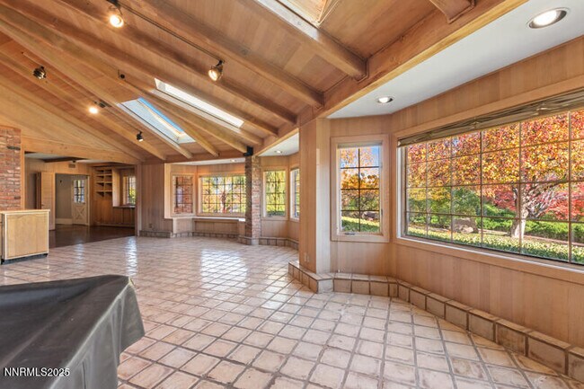 Building Photo - 1880 Meadowview Ln