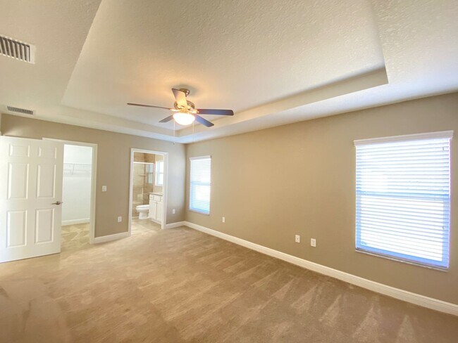 Building Photo - Desirable SW Ocala Neighborhood 3/2/2 **WON"T LAST**