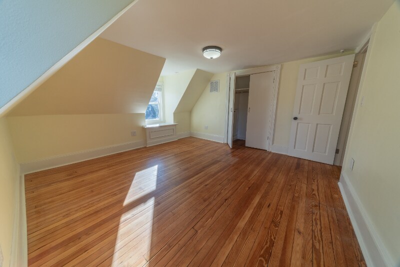 Building Photo - 56 Greenwood Ave