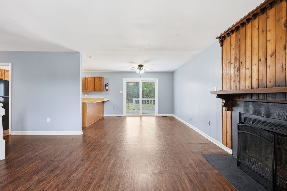 Building Photo - 11259 Edgewood Dr