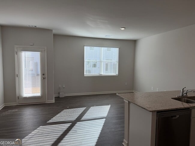 Building Photo - 15 Silverbell Ln NW