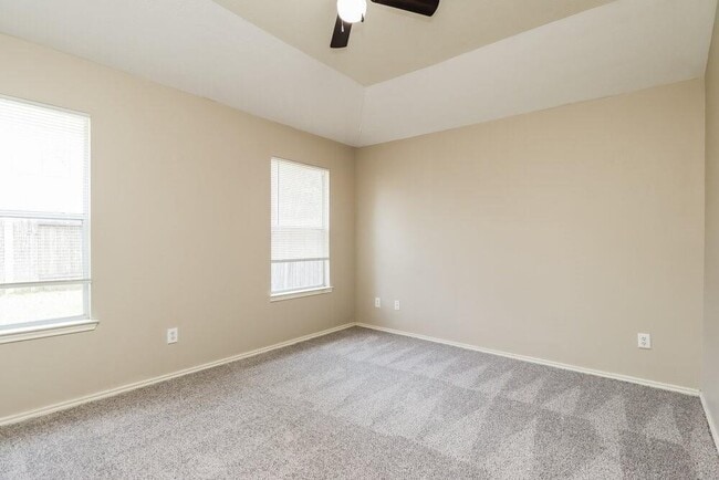 Building Photo - 7315 Winter Song Dr