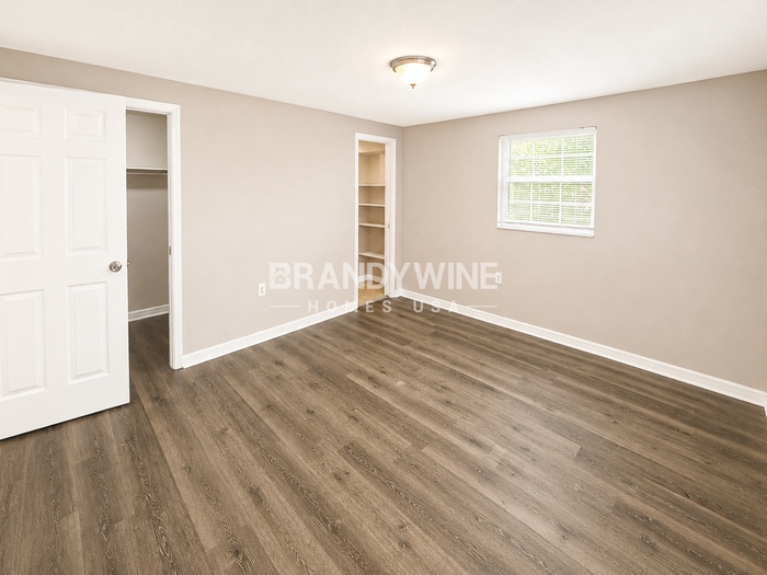 Building Photo - 7317 Oak Crest Dr