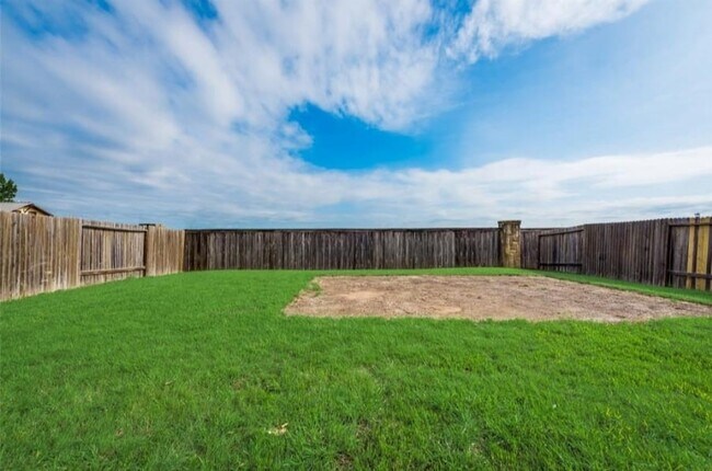 Building Photo - 316 Rustic View Rd
