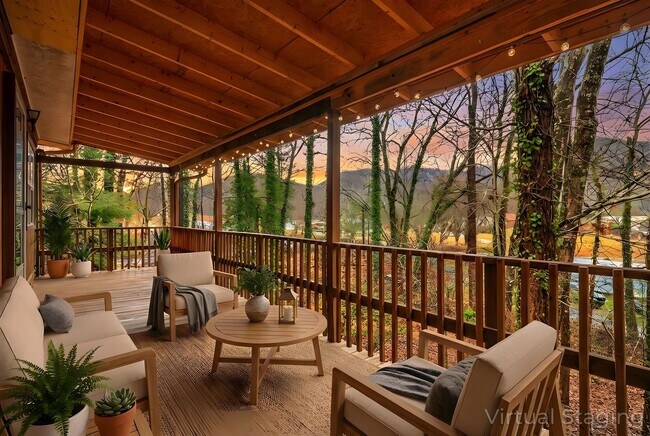 Building Photo - Rural Retreat in Candler with Bonus Room (Heat, Water, & Lawn Maintenance Included)