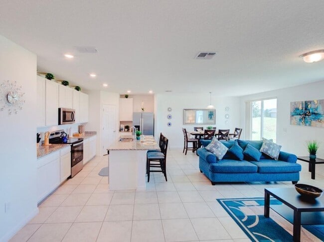 Building Photo - For Rent: Spacious 4 Bed, 2 Bath Home in P...