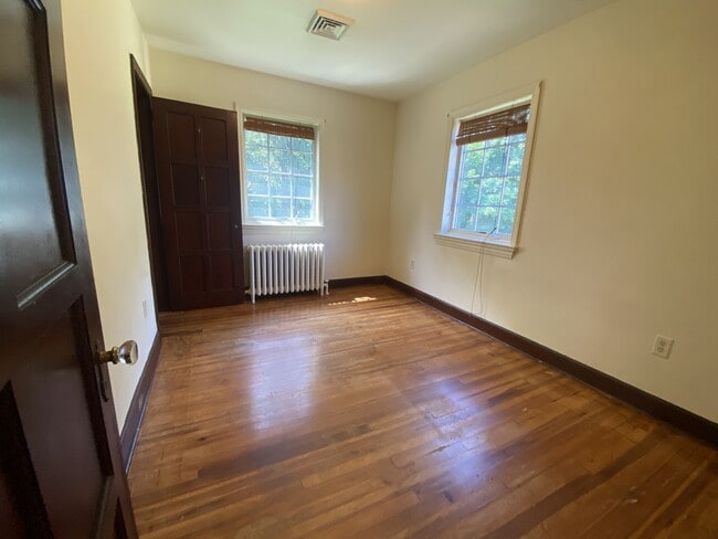 Building Photo - 14 Safe Harbor Village