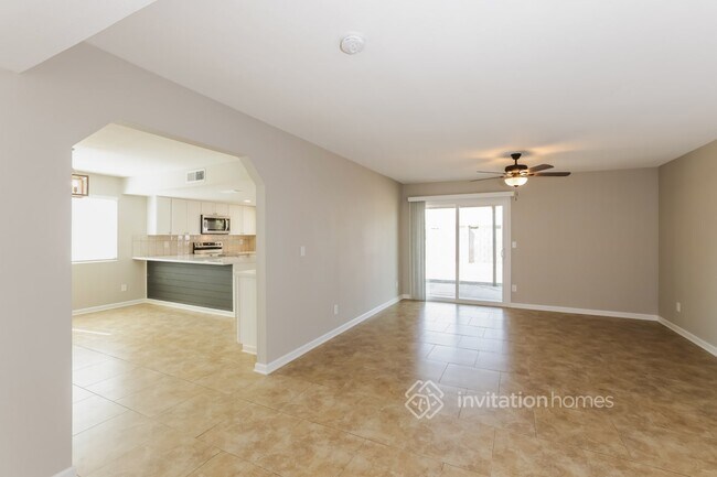 Building Photo - 4558 W Onyx Ave