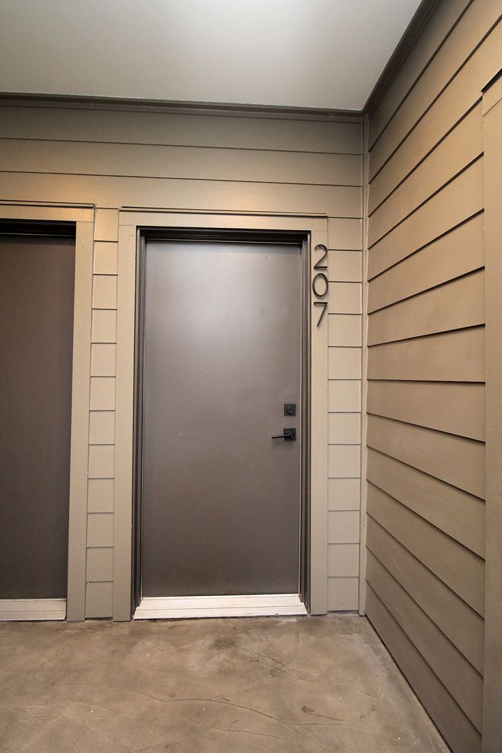 Building Photo - 8417 SW 24th Ave