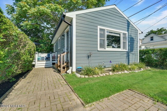 Primary Photo - 600 Mercer Ave