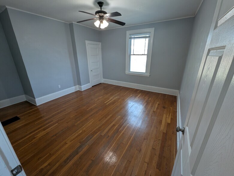 14' x 13' Living Room - 3404 Baltimore Ave