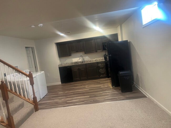 Building Photo - 9523 Evergreen Circle