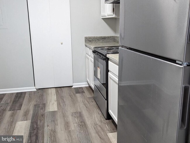 Building Photo - 1076 Spring Valley Ct