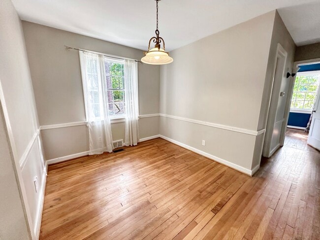 Building Photo - Fabulous Cape Cod in the West End!!  *MOVE...