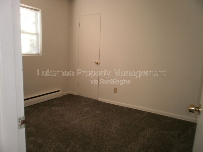 Building Photo - 1536 Henson Ave
