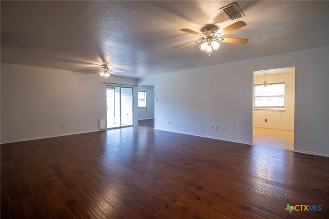 Building Photo - 4507 Aspen Dr