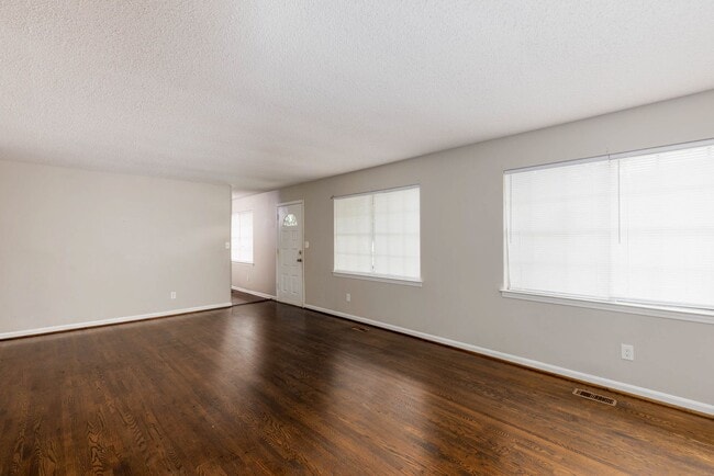 Building Photo - 3 Bedroom/2 Bath in Birmingham