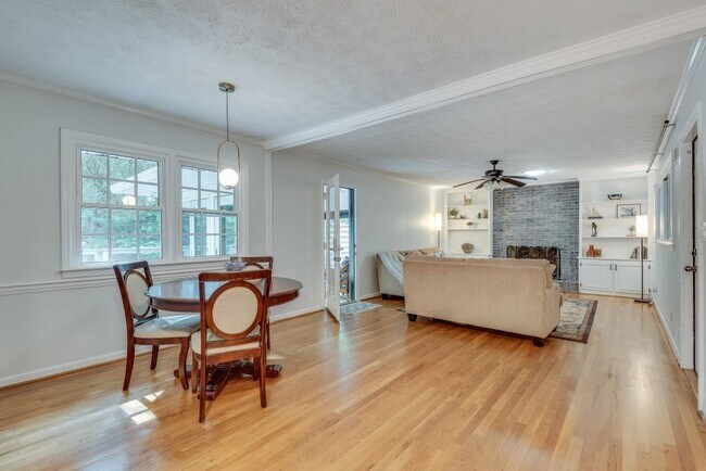 Building Photo - 2663 Rangewood Dr NE