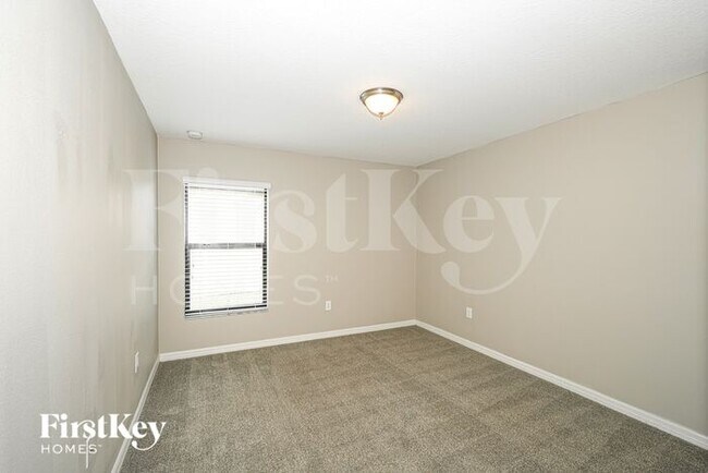 Building Photo - 9747 Sage Creek Dr