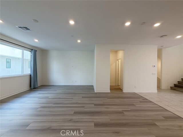 Building Photo - 400 Transport