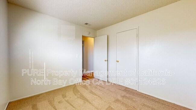 Building Photo - 1139 St Anthony Ln