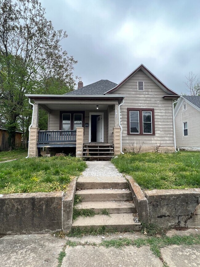 Primary Photo - 3 bedroom/1 bathroom house