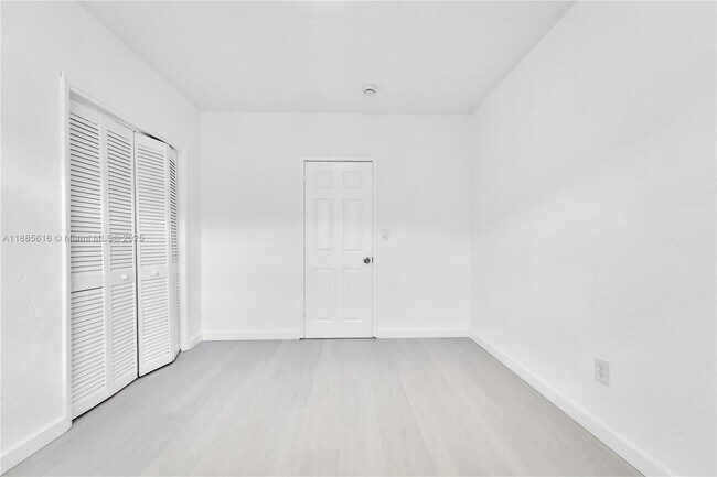 Building Photo - 15991 NE 18th Pl