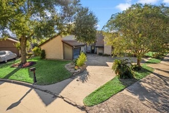 Building Photo - 6003 Long Leaf Dr