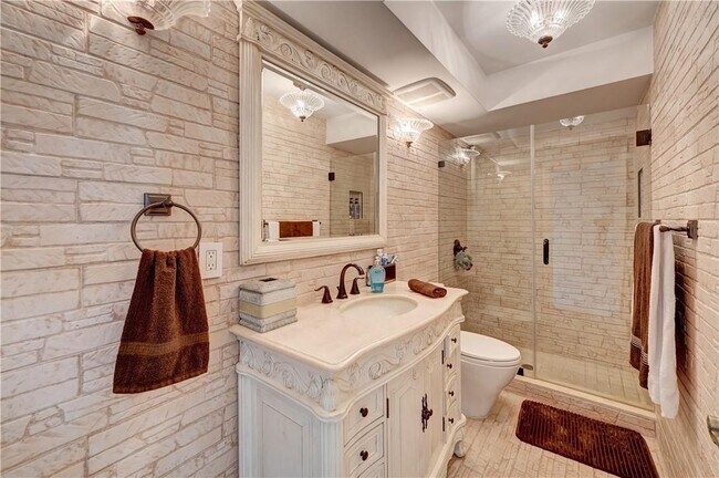 Building Photo - 2030 S Ocean Dr