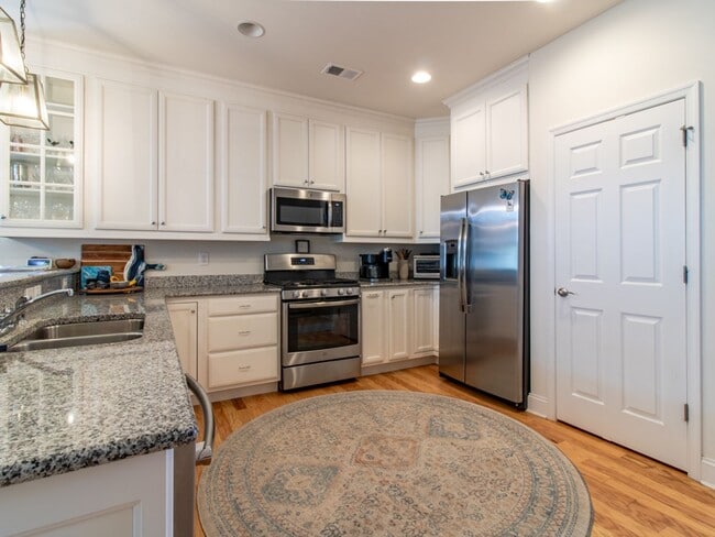 Building Photo - Unfurnished Year-Round Rental: 4BR End-Unit Townhome in Governors Near Downtown Lewes & Bike Trail
