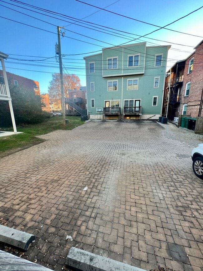 Building Photo - 3016 Patterson Ave