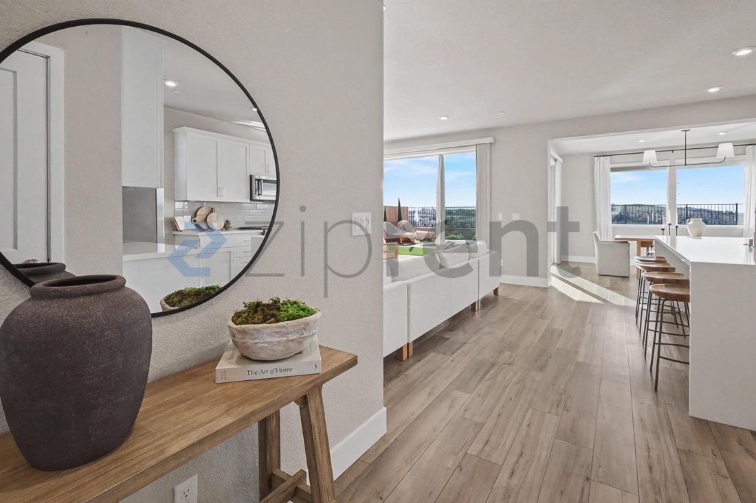 Building Photo - 1579 Seneca Cir