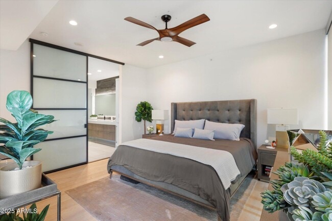 Building Photo - 7180 E Kierland Blvd