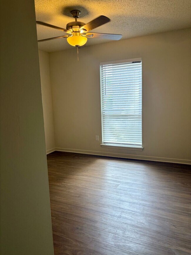 Building Photo - 5109 Nicholson Dr