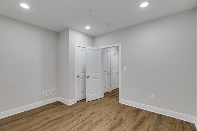 Building Photo - 1218 N 6th St