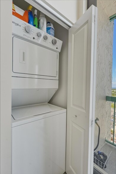 Building Photo - 9900 S Ocean Dr