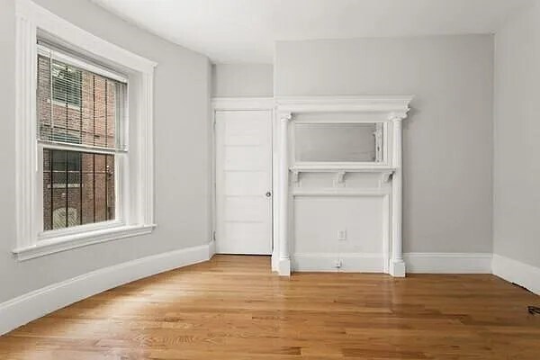 Building Photo - 14 Lyndhurst St