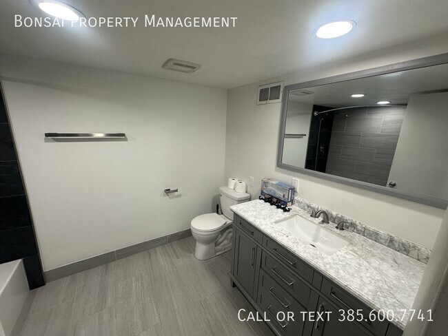 Building Photo - 3281 E Fortuna Dr