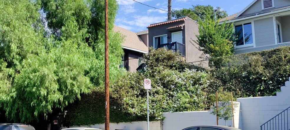 Outside From Street - 1150 Sanborn Ave. Apt C