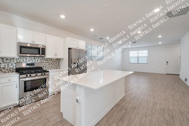Building Photo - Amazing 3-bedroom 3 1/2 bath