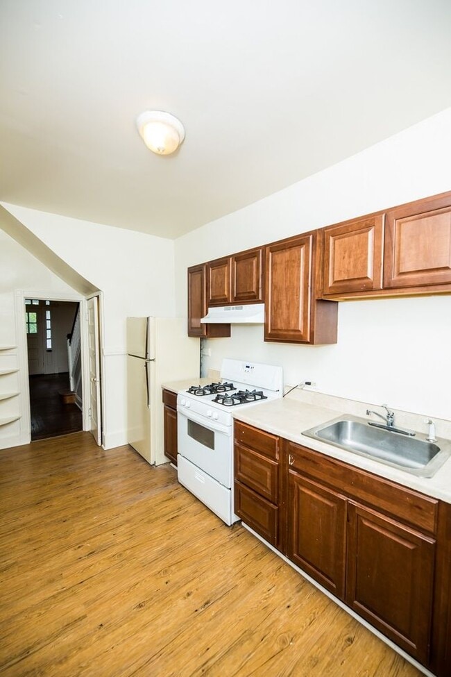 Building Photo - 2026/2027 JHU Off-Campus 5bd/2ba Rowhome w...