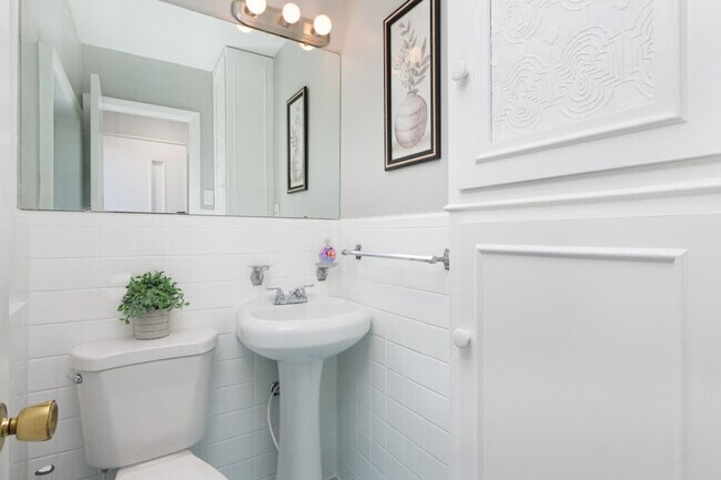 Building Photo - 3582 Silsby Rd