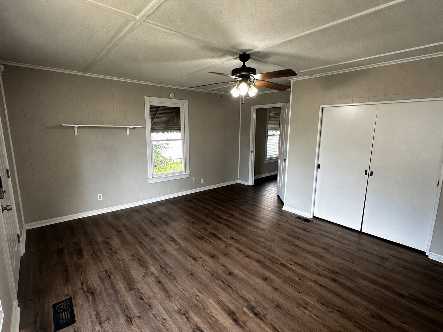 Building Photo - 1120 Ekin Ave